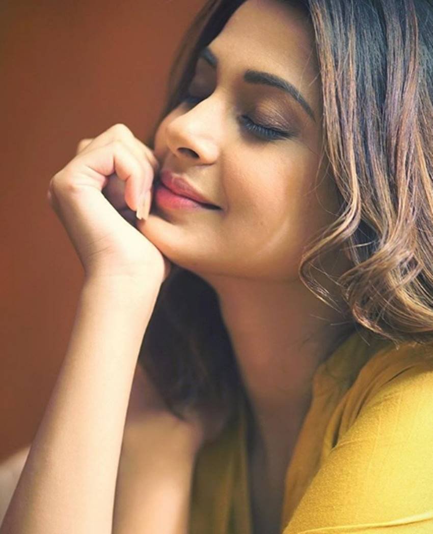 जेनिफर खुश रहने को चेहरे की खूबसूरती के लिए एक अहम चीज मानती हैं। एक इंटरव्यू में उन्होंने कहा था कि चेहरे के लिए सबसे महत्वपूर्ण है कि आप अंदर से खुश रहें। अगर आप भीतर से खुश हैं तो इसका रिफ्लेक्शन आपके चेहरे पर दिखेगा। इसलिए खूबसूरत दिखना है तो खुश रहना सीखें।