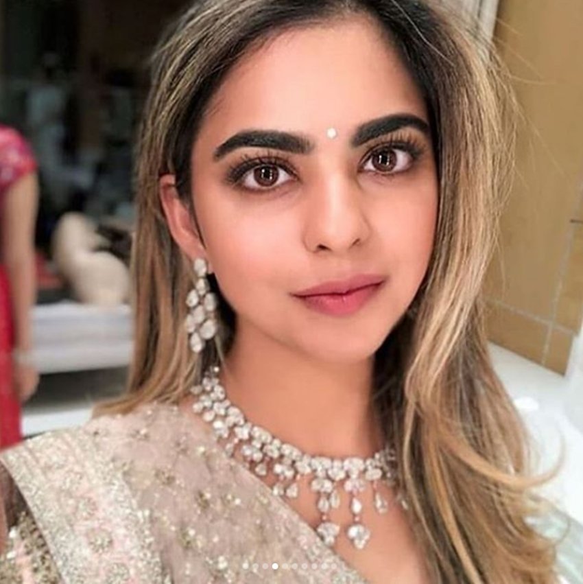 Mukesh Ambani, Isha Ambani, Isha Ambani Engagement, Isha Ambani Wedding, Anand Piramal, Anand Piramal Isha Ambani, Isha Ambani wedding news, Isha Ambani wedding date, Isha Ambani marriage date, ambani family, mukesh ambani family