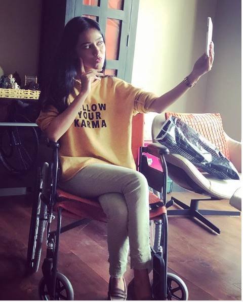 farah khan,director farah khan,farah khan accident,bollywood celebrity accidents,bollywood celebrities,anil kapoor,bollywood actos fractured,bollywood actresses instagram,bollywood director,helping celebrities,injured girl,instagram pics,news,shilpa shetty