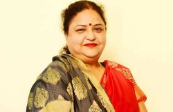 योगी सरकार की मंत्री बोलीं- मच्छरों के काटने के बावजूद दलित के घर जा रहे बीजेपी नेता