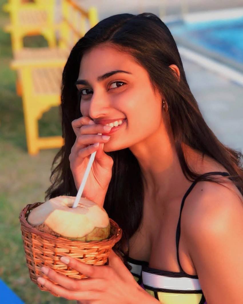 Sunil Shetty, athiya shetty, athiya shetty photos, athiya shetty pics, athiya shetty hot pics, athiya shetty latest pics, athiya shetty movie, athiya shetty next project
