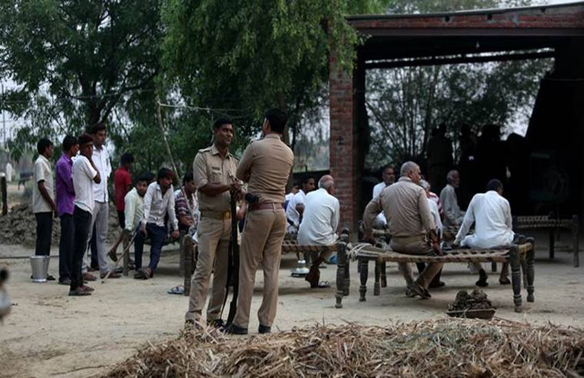 पिटाई से डरे कमला गांव के एक तिहाई दलितों ने छोड़े घर(Express photo by Gajendra Yadav)