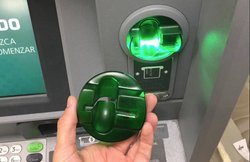 ऐसे एटीएम से पैसा निकालते वक्त होती है डेटा चोरी, जानिए कैसे करें बचाव