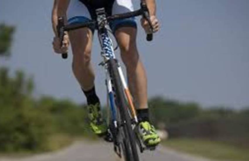 petrol price raise, petrol, oil price, cycling, benefits of cycling, mental health, mental health tips in hindi, depression, tension, anxiety, stress, home remedies, health news in hindi, healthy lifestyle news in hindi, natural remedies. lifestyle news in hindi, jansatta