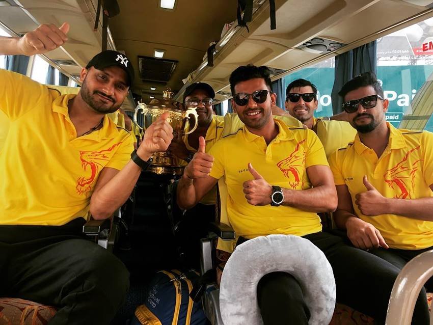 ms dhoni, dr rn baba, csk celebrations, indian premier league 2018, ipl 2018 final, shane watson, Chennai Super Kings vs Sunrisers Hyderabad, chennai super kings, Sunrisers Hyderabad, cricket, CSK Dinner party, CSK party, CSK team
