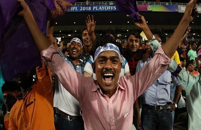 मैच के दौरान फैंस। (फाइल फोटो) 