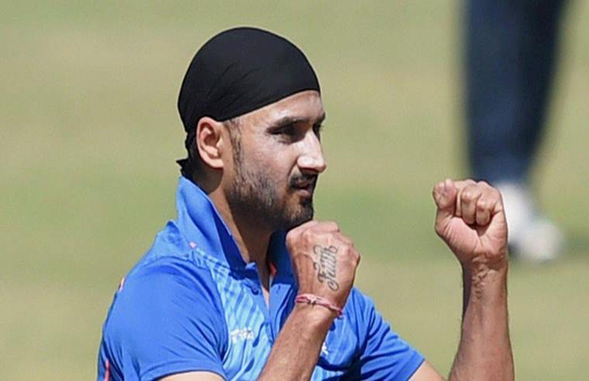 IPL 2018 में सीएसके की तरफ से खेल रहे हरभजन सिंह ने बाद में ट्वीट को हटा दिया था। (फोटो सोर्स: पीटीआई) 