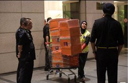 पूर्व प्रधानमंत्री के ठिकानों पर छापेमारी,कैश और जूलरी से भरे 284 बक्‍से सीज