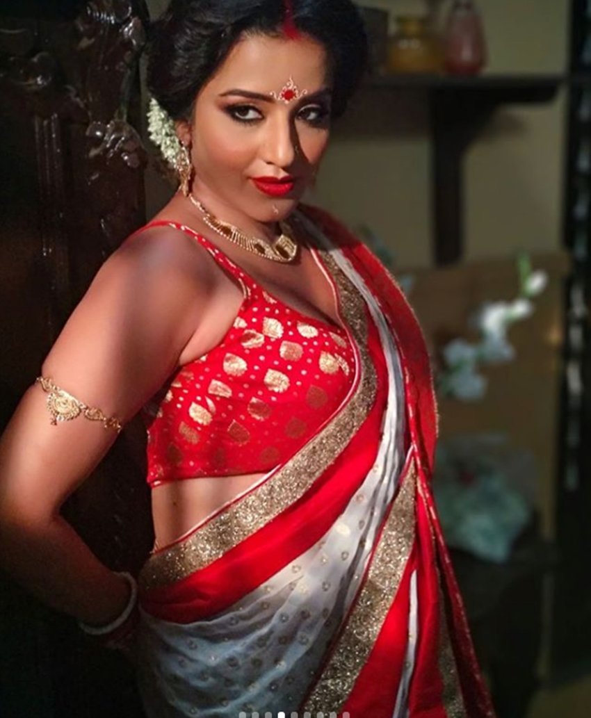 Mona Lisa bigg boss, Antara Biswas, dupur thakurpo season 2, Hoichoi tv, Hoichoi tv new web series, mona lisa web series, mona lisa red hot look