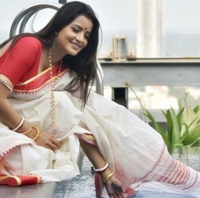 Mona Lisa bigg boss, Antara Biswas, dupur thakurpo season 2, Hoichoi tv, Hoichoi tv new web series, mona lisa web series, mona lisa red hot look, jansatta