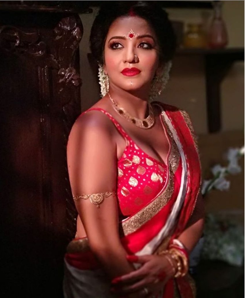 Mona Lisa bigg boss, Antara Biswas, dupur thakurpo season 2, Hoichoi tv, Hoichoi tv new web series, mona lisa web series, mona lisa red hot look