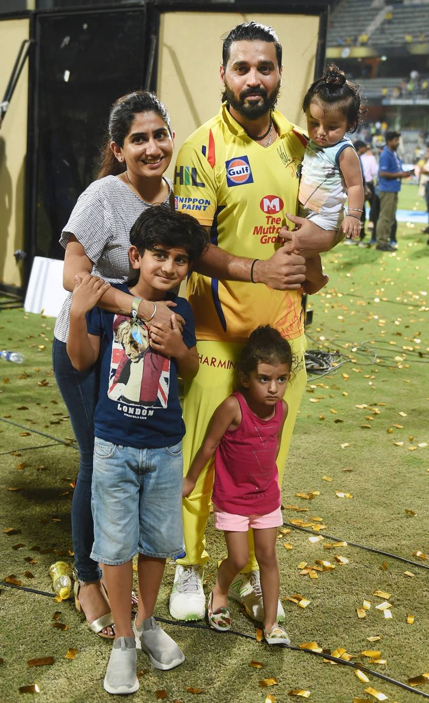ipl, ipl 2018 winner, ipl winner, ipl 2018 winner team, ipl 2018 winner team, csk, csk, srh, ipl winner, ipl wnner team, ipl winner team prize money, Ziva dhoni, Sakshi Dhoni, Ziva dhoni with ms dhoni, CSK