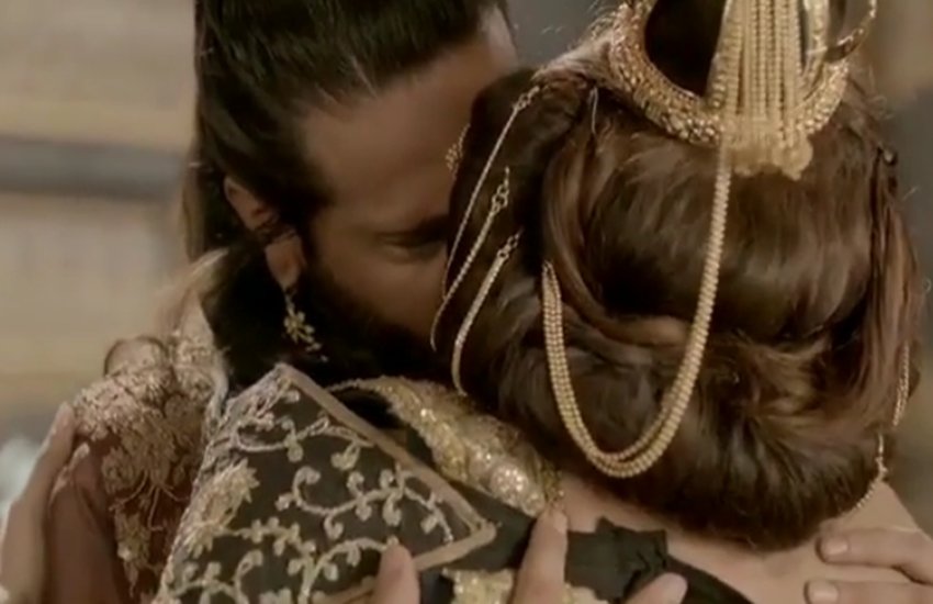 TV show Prithvi Vallabh, Ashish Sharma, Sonarika Bhadoria, Sonarika Ashish lip-locking in the show, entertainment news, bollywood news, television news, entertainment news