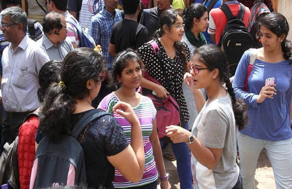 केरल में NEET के दौरान छात्रा का अंडरगार्मेंट उतरवाने का मामला सामने आया है। (प्रतीकात्मक तस्वीर)