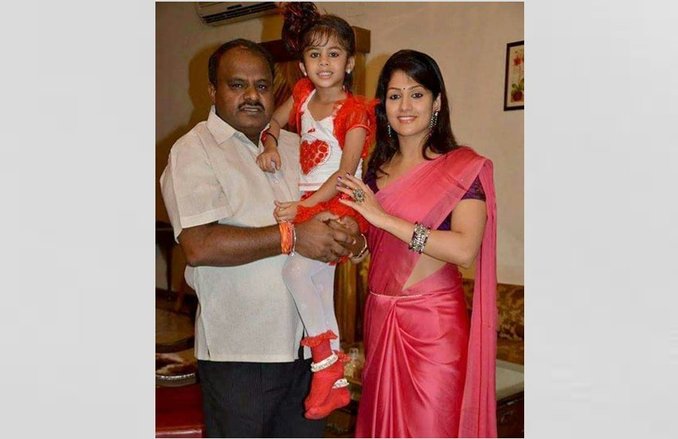 कुमारस्वामी बनेंगे कर्नाटक के सीएम, ये खबर आते ही सोशल मीडिया में क्यों छा गई राधिका
