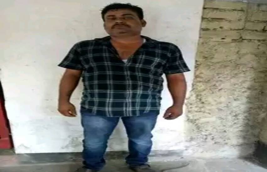 जमशेदपुर से दबोचे गए शातिर राजू मिश्रा।