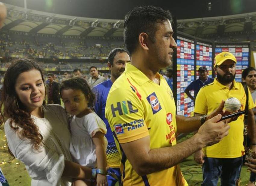 ipl, ipl 2018 winner, ipl winner, ipl 2018 winner team, ipl 2018 winner team, csk, csk, srh, ipl winner, ipl wnner team, ipl winner team prize money, Ziva dhoni, Sakshi Dhoni, Ziva dhoni with ms dhoni, CSK