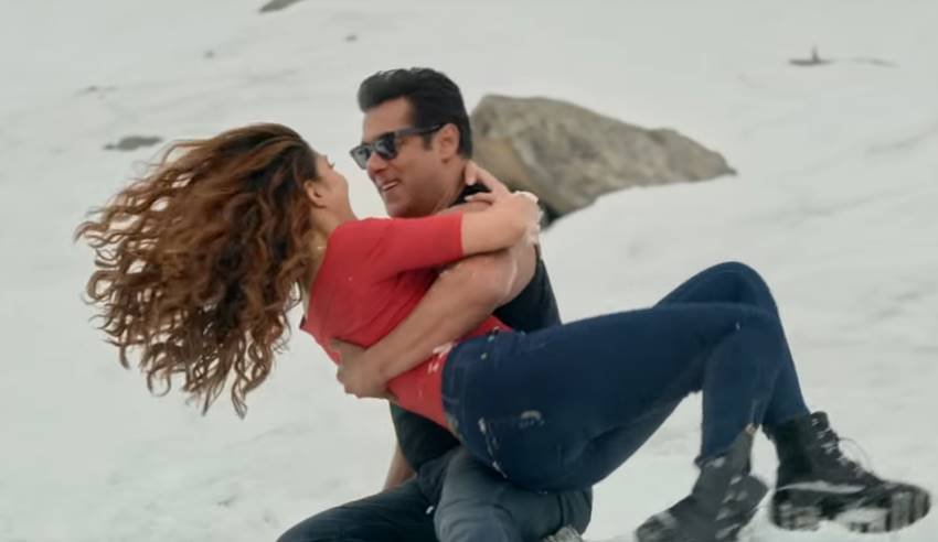 Selfish, Selfish Song, Race 3, Salman khan, race 3 Secodn song, Atif Aslam & Iulia Vantur, Bobby Deol, Jacqueline Fernandez, Daisy Shah,Vishal Mishra, Race 3 new song
