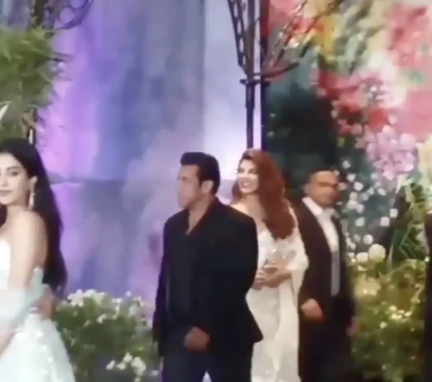 Salman Khan, Salman Khan pics, Katrina Kaif, Katrina Kaif pics, Sonam Kapoor, Sonam Kapoor wedding, Sonam Kapoor marriage, Salman Khan kiss, Salman Khan kiss pics, Salman Khan kiss photos, Katrina Kaif kiss, Katrina Kaif kiss pics, Katrina Kaif kiss photos, Katrina Kaif and salman khan, salman khan and Katrina Kaif, Wedding Party, Wedding Party pics, Wedding Party photos, photo gallery