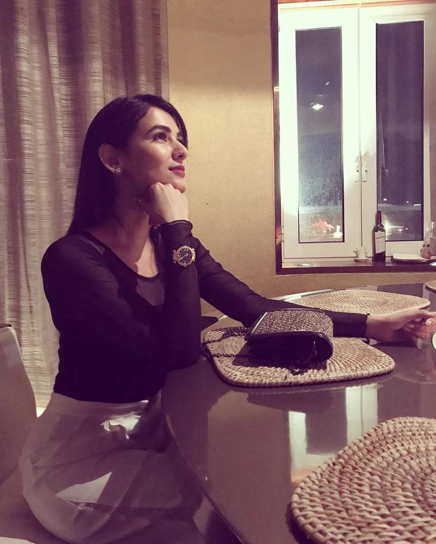 sonal chauhan with himesh reshammiya, sonal chauhan, sonal chauhan latest photos, sonal chauhan hot pics, sonal chauhan movies, sonal chauhan pics