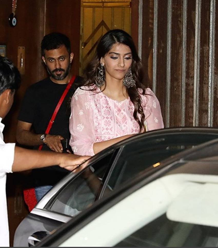 sonam kapoor, sonam kapoor wedding, sonam wedding, sonam kapoor wedding card, anand ahuja, sonam wedding card, sonam reception, sonam mehendi"