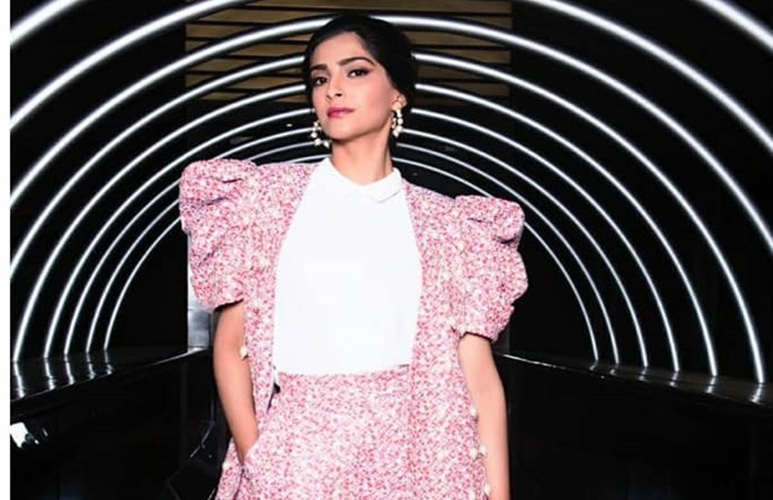 बॉलीवुड एक्ट्रेस सोनम कपूर (फोटो सोर्स- इंस्टाग्राम/SonamKAhuja) बॉलीवुड एक्ट्रेस सोनम कपूर (फोटो सोर्स- इंस्टाग्राम/SonamKAhuja)