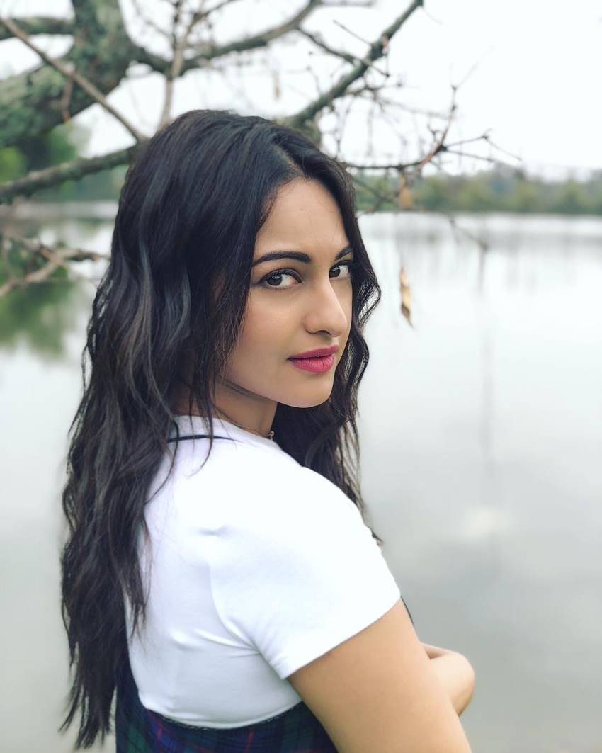 "Sonakshi Sinha, Varun dhawan, Instagram, Celebrity Fitness, Fitness Goals, Fitness, Workout, Diet, Sonakshi Sinha upcoming movies, sonakshi sinha dabang 3, kalank, varun dhawan