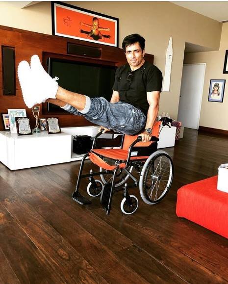 farah khan,director farah khan,farah khan accident,bollywood celebrity accidents,bollywood celebrities,anil kapoor,bollywood actos fractured,bollywood actresses instagram,bollywood director,helping celebrities,injured girl,instagram pics,news,shilpa shetty
