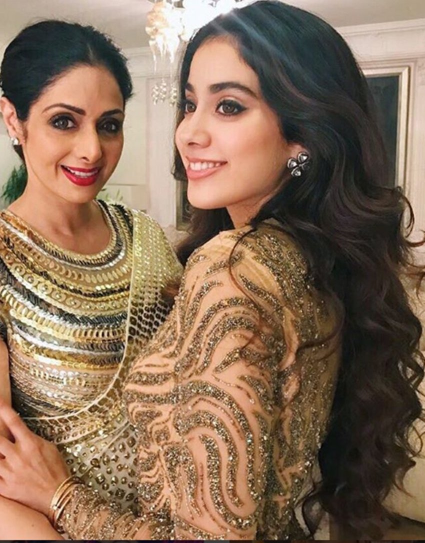 Bollywood star mothers, Bollywood star mothers who did not live to watch, Bollywood star mothers their kids make their film debut, jahanvi kapoor, shahrukh khan, arjun kapoor, sanjay dutt