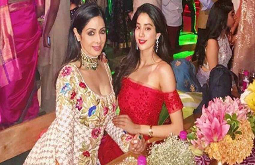 जाह्नवी कपूर और दिवंगत अभिनेत्री श्रीदेवी।