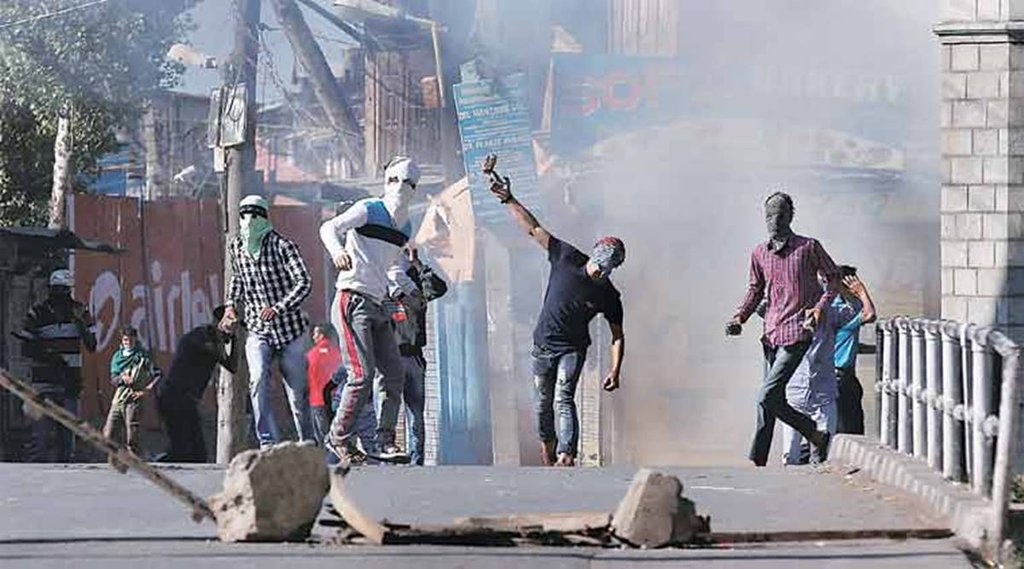 Shopian, Jammu and Kashmir, Shopian stone pelting incident, school children, jansatta article, jansatta editorial, jansatta news, national news in hindi, world news in hindi, international news in hindi, political news in hindi, jansatta