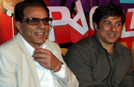 Dharmendra shirtless photo, Sunny deol, Race 3 Bobby deol, Race 3 Bobby deol salman khan, salman khan news, jansatta, entertainment news, bollywood news