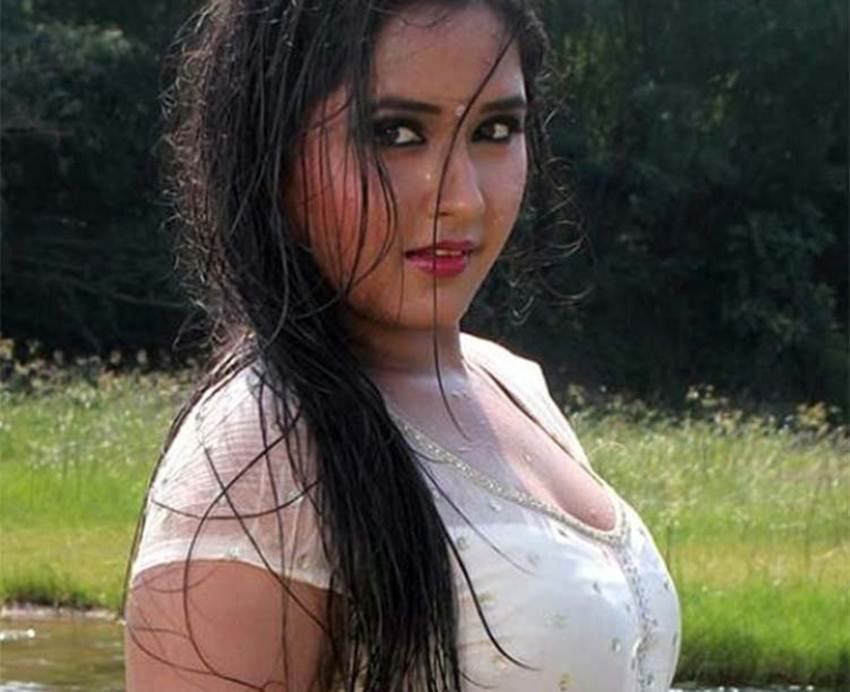 pallavi singh,daaru bihar me bain,bhojpuri sunny leone,pallavi singh bhojpuri actress,bhojpuri,item,news,song,sunny leone