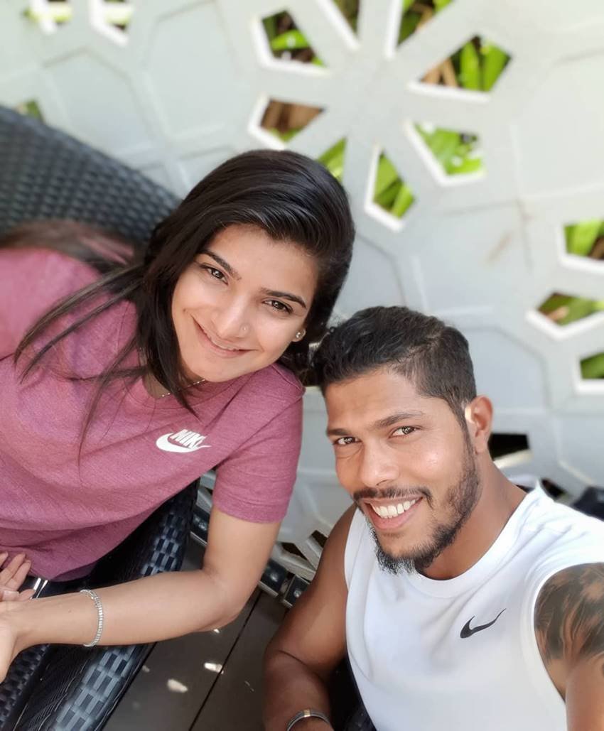 "Indian bowler umesh yadav fell in love with sitting girl in stadium during play IPL match, Vidarbha player umesh yadav, umesh yadav weds tanya, umesh yadav love, umesh yadav love story, umesh yadav fell in love during ipl, cricketer umesh yadav love story, Cricket news, India news, Latest news, trending news, sports news, cricketers love story, love story, jansatta news, umesh yadav marriage, cricketer umesh yadav marriage