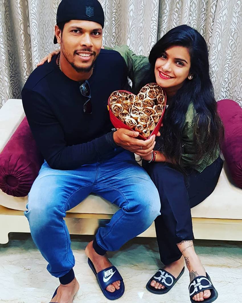 "Indian bowler umesh yadav fell in love with sitting girl in stadium during play IPL match, Vidarbha player umesh yadav, umesh yadav weds tanya, umesh yadav love, umesh yadav love story, umesh yadav fell in love during ipl, cricketer umesh yadav love story, Cricket news, India news, Latest news, trending news, sports news, cricketers love story, love story, jansatta news, umesh yadav marriage, cricketer umesh yadav marriage