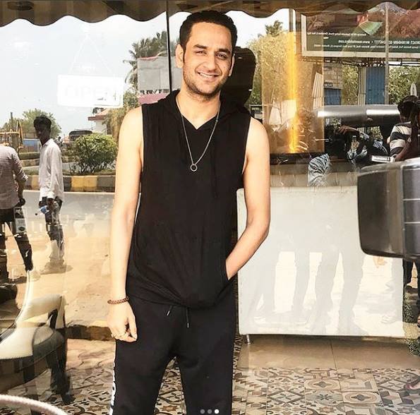vikas gupta, vikas gupta with poor children, vikas gupta latest pics, vikas gupta show, vikas gupta series, vikas gupta with his mother, vikas gupta maharaja bhog