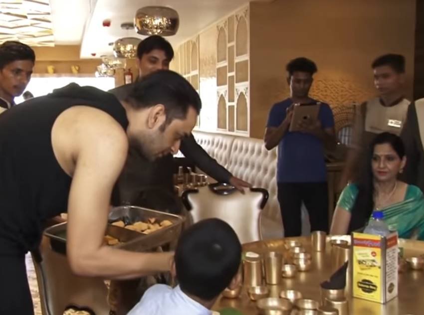 vikas gupta, vikas gupta with poor children, vikas gupta latest pics, vikas gupta show, vikas gupta series, vikas gupta with his mother, vikas gupta maharaja bhog