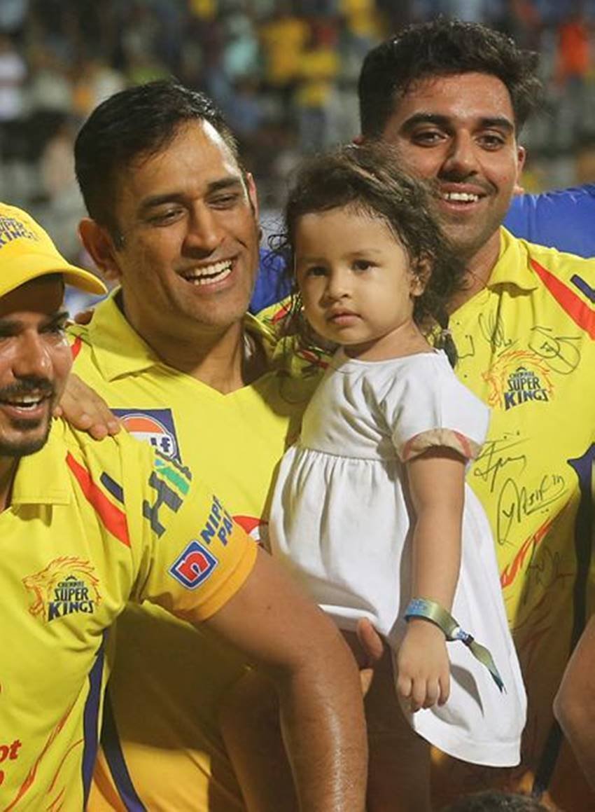 ipl, ipl 2018 winner, ipl winner, ipl 2018 winner team, ipl 2018 winner team, csk, csk, srh, ipl winner, ipl wnner team, ipl winner team prize money, Ziva dhoni, Sakshi Dhoni, Ziva dhoni with ms dhoni, CSK