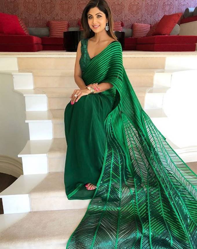Shilpa Shetty, Raj Kundra, Viaan Raj Kundra, viaan, suburban theatre, Shamita Shetty, Sunanda Shetty, Shilpa Raj Viaan. Shilpa Shetty husband, Shilpa Shetty son