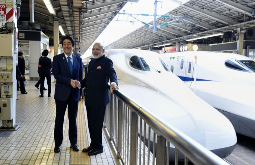 जापान के पीएम शिंजो आबे के साथ भारतीय प्रधानमंत्री नरेंद्र मोदी। फोटो सोर्स- पीटीआई