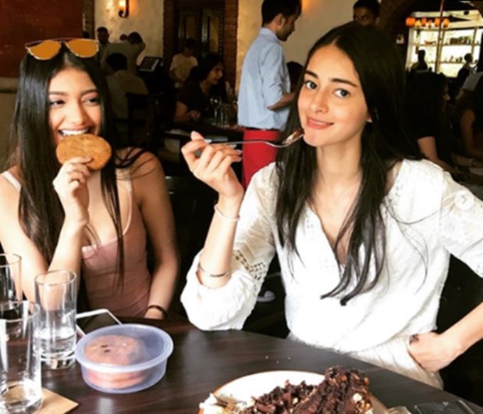 star of student of the year 2, Chunky Panday, Bhavana Panday, chunky daughter Ananya Panday, ananya panday a star of student of the year 2, star of student of the year 2, ananya having fun with family, ananya panday on Sunday brunch, television news, entertainment news,entertainment news, bollywood news, television news, entertainment news