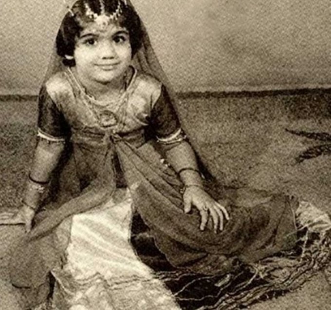Happy birthday shipla shetty, dhadkan actress, dhadkan actress shilpa shetty, shilpa shetty changed herself, dhadkan actress shipla shetty, shipla shetty journey of life, shipla shetty pictures, bigg brother winner 2007 shipla shetty, entertainment news bollywood news, television news, childhood to present pictures of shilpa