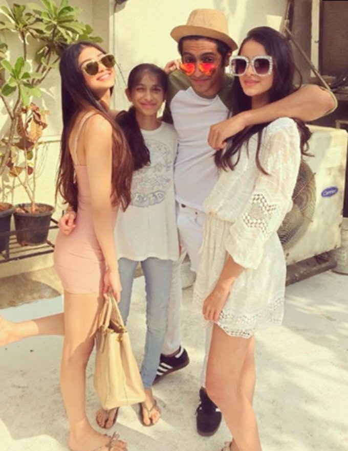 star of student of the year 2, Chunky Panday, Bhavana Panday, chunky daughter Ananya Panday, ananya panday a star of student of the year 2, star of student of the year 2, ananya having fun with family, ananya panday on Sunday brunch, television news, entertainment news,entertainment news, bollywood news, television news, entertainment news