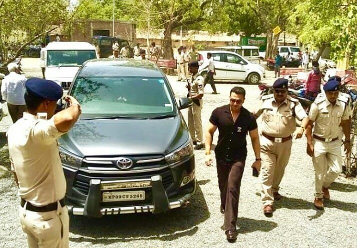 IPS, IPS Sachin Atulkar, SP Ujjain, IPS of Ujjain, Fittest IPS, IPS in GYM, Madhya Pradesh Police, Sachin Atulkar Fans, Girls,