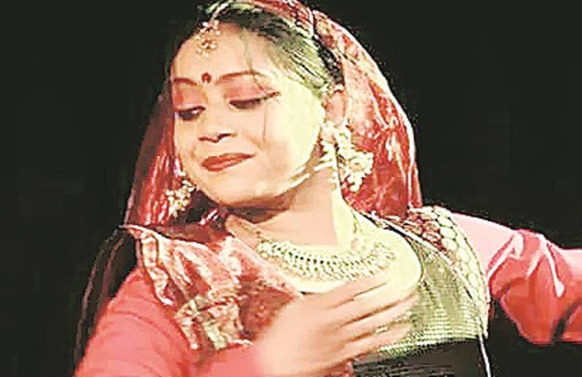 इंडिया हैबिटाट सेंटर में हुए समारोह में अर्पिता ने कथक नृत्य पेश किया। इंडिया हैबिटाट सेंटर में हुए समारोह में अर्पिता ने कथक नृत्य पेश किया।