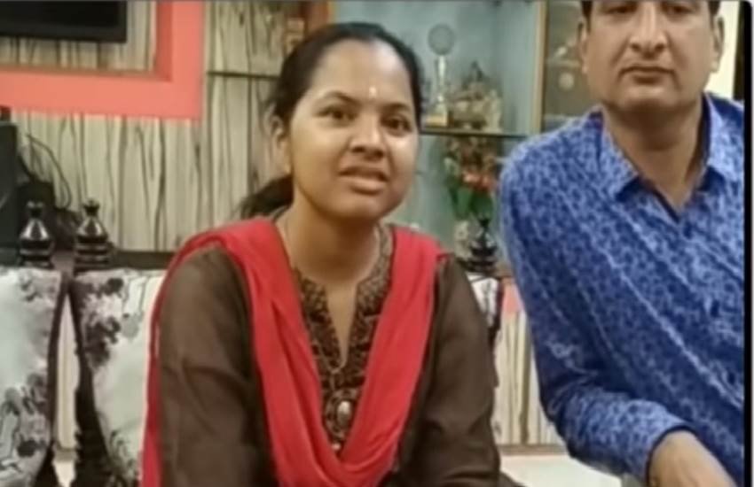 संन्‍यास लेने के घोषणा करने वाली छत्‍तीसगढ़ के धमतरी की अंकिता लुनिया। फोटो- यू टयूब 