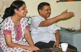 Arvind Kejriwal sick, Kejriwal ill, Arvind Kejriwal, Delhi cm Arvind Kejriwal, Kejriwal ends Dharna, Kejriwal Dharna, Delhi news, Hindi news, News in Hindi, Jansatta