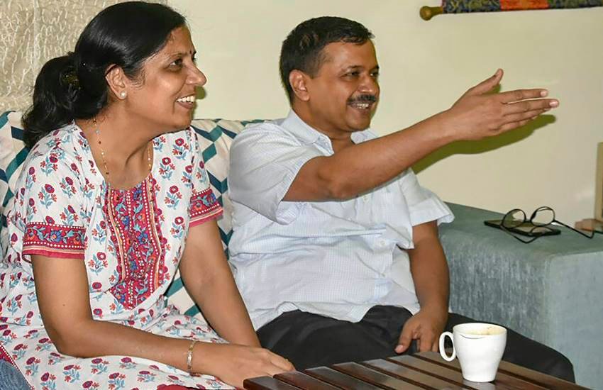 Arvind Kejriwal sick, Kejriwal ill, Arvind Kejriwal, Delhi cm Arvind Kejriwal, Kejriwal ends Dharna, Kejriwal Dharna, Delhi news, Hindi news, News in Hindi, Jansatta