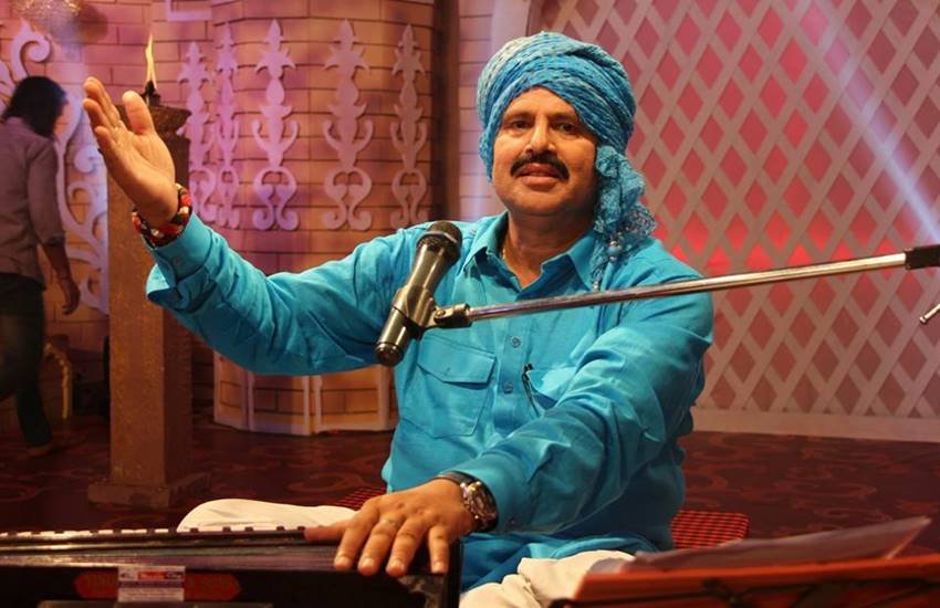 भोजपुरी के मशहूर गायक भरत शर्मा व्यास को फर्जी तरह से इनकम टैक्स रिटर्न लेने पर हुई जेल की सजा।