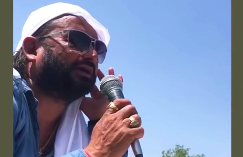 मुख्‍यमंत्री महबूबा मुफ्ती पर अभद्र टिप्‍पणी करने का अाराेपी राजिन्‍दर सिंह उर्फ बब्‍बी। फोटो- वीडियो स्‍क्रीनशाॅॅट